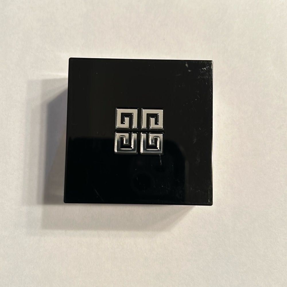 Givenchy Mini Prisme Libre Illuminating & Color Correcting Loose Powder